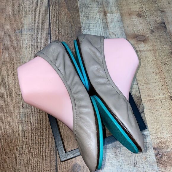 Tieks by Gavrieli Beige Ballet Flats Size 8 Foldabale Leather - Picture 6 of 10